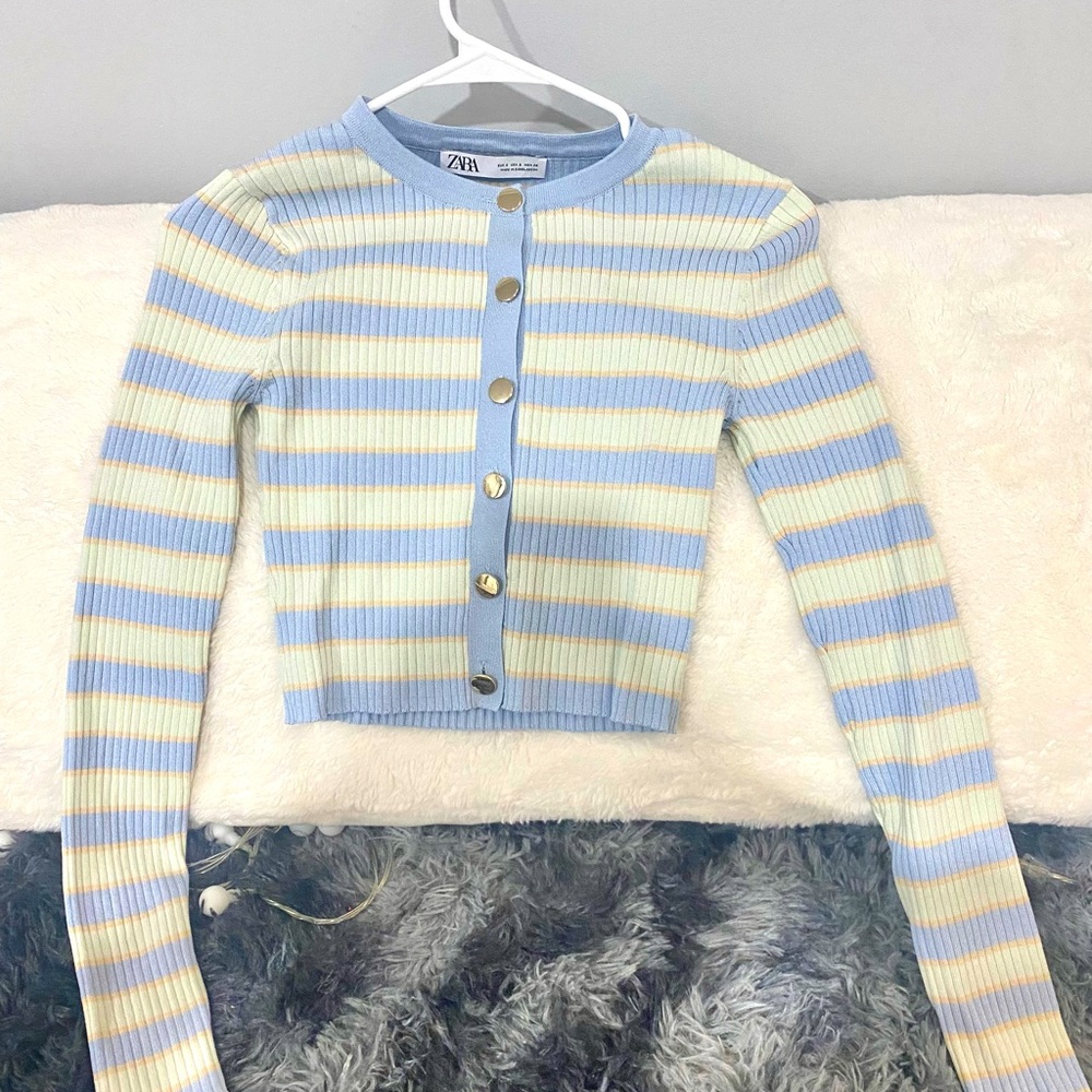 (Price Negotiable) Zara Stripped Buttons Up Long Sleeve Shirt